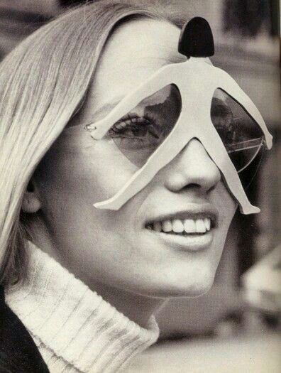 Lauren Hutton, Dark Shades, 1960s Fashion, Mode Style, Sunglasses Vintage, Glasses Fashion, New Wave, Wedding Trends, Spectacles