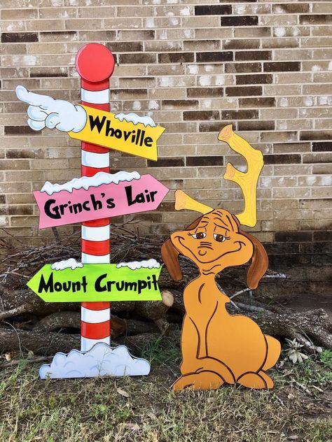 Grinch Stealing Christmas Lights, Whoville Sign, The Grinch Pictures, Whoville Christmas Decorations, Wood Stake, Grinch Decorations, Le Grinch, Whoville Christmas, Grinch Christmas Decorations