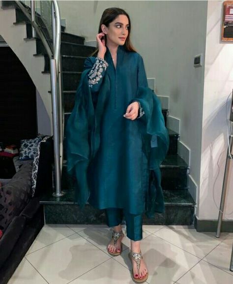 Pakistani Kurta Designs, Red Bridal Dress, Asian Wedding Dress, Latest Dress Design, Trendy Shirt Designs, Pakistani Fashion Casual, Desi Fashion Casual, Pakistani Fashion Party Wear, Pakistani Fancy Dresses