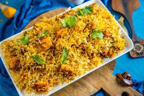 Paneer Biryani - Chef Kunal Kapur Biryani Recipe Video, Paneer Biryani, Biryani Rice, Veg Biryani, Dum Biryani, Paneer Recipes, Biryani Recipe, Indian Snack Recipes, Starters Recipes