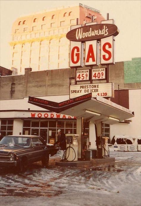 Vintage Vancouver, Vancouver Photos, Old Gas Pumps, Old Gas Stations, Guatemala City, Gas Stations, Filling Station, Long Gone, Garage Art