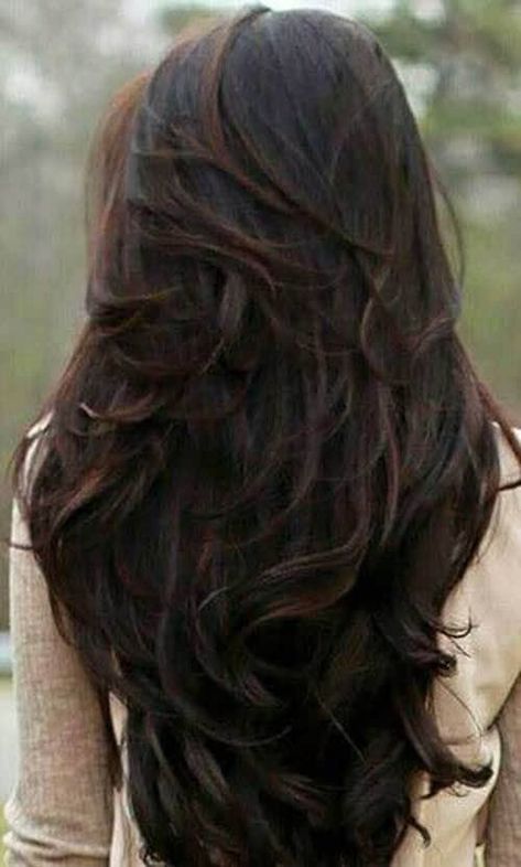 50 Timeless Ways to Wear Layered Hair and Beat Hair Boredom Wavy Layered Hair, Sanggul Modern, Brown Wavy Hair, Long Layered Haircuts, Long Dark Hair, Hair Styles 2017, Short Hairstyle, Long Layered Hair, Long Wavy Hair