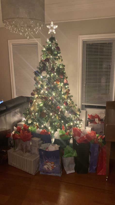 Christmas tree with lots of presents and gifts underneath 💛 Christmas pine tree decorated 2021 with lots and lots of gifts underneath. Christmas vibe and mood Christmas Tree With Presents Underneath, Lots Of Presents, Tree With Presents, Christmas Pine Tree, Christmas Tree With Presents, Small Christmas Tree, Christmas Vibe, Small Christmas Trees, Dream Houses