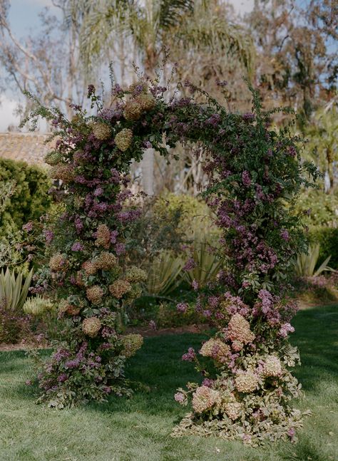 Wedding Chuppah Flowers, Purple Wedding Ceremony, Chuppah Flowers, Rancho Santa Fe California, Moody Purple, Planning Outfits, Arch Designs, Shooting Inspiration, Floral Arch Wedding