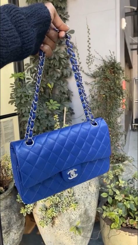 Chanel Bleu, Luxury Blue Shoulder Bag, Luxury Blue Bags With Chain, Blue Chanel Bag, Luxury Blue Chain Bags, Royal Blue Chanel Bag, Europe Outfits, Pretty Bags, Hermes Birkin