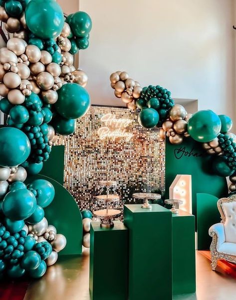 Teal Birthday Party Ideas, Emerald Green Quinceanera Theme, Green Quinceanera Theme, 40th Birthday Party Decorations, Moms 50th Birthday, Elegant Birthday Party, Simple Birthday Decorations, Gold Centerpieces, Glow Birthday