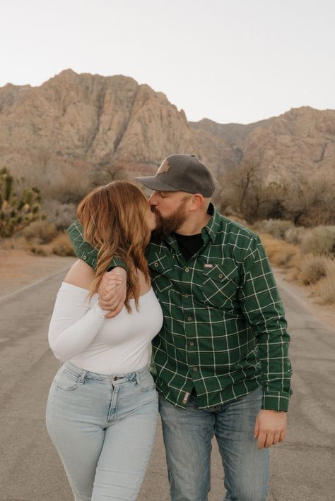 Red Rock Canyon Engagement Session With a Motorcycle - Jenni Photo Co. Las Vegas Photography, Little White Chapel, Fall Picnic, Neon Museum, Red Rock Canyon, Pink Cadillac, Red Beach, Las Vegas Elopement, Beach Elopement