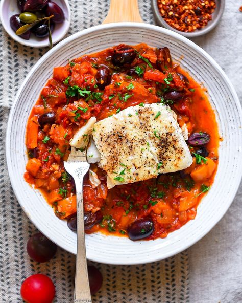 Mediterranean Halibut with Tomato and Kalamata Olives | Nourish Deliciously Salmon With Olives And Tomatoes, Halibut Tomato Recipes, Mediterranean Halibut, Poached Halibut, Stew With Tomatoes, Alpha Gal, Poached Fish, Food Vibes, Fish Dinner Recipes