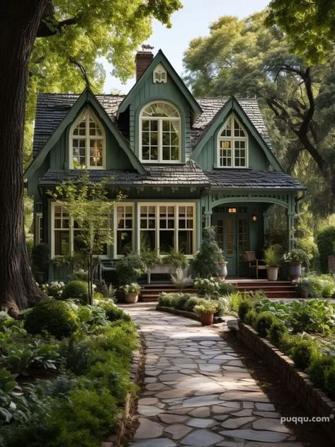 Green Farmhouse Exterior, Farmhouse Exterior Ideas, Green Farmhouse, Wohne Im Tiny House, Airbnb Ideas, Zen Den, Cottage Exterior, Casa Exterior, Dream Cottage