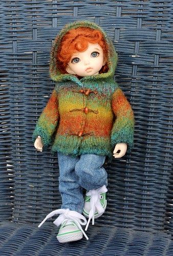 By request, a tutorial for the doll hoodie made from a discarded sock.    This is the same tutorial I have posted on Den of Angels in Sept... Sewing Doll Clothes, Hoodie Pattern, Angel Doll, Doll Costume, Sewing Dolls, Clothing Inspiration, Wool Socks, The Doll, Doll Head