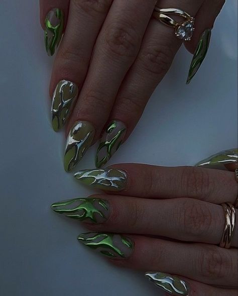 Ongles Design, Euphoria Nails, Silver Nail Art, Colourful Nails, August Nails, Aurora Nails, Pointy Nails, Hello Nails, Goth Nails