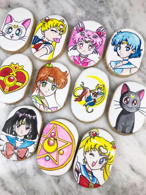 Galletas pintadas a mano Sailor Moon Cookies, Sailor Moon Party, Moon Cookies, Saylor Moon, Moon Party, Cookie Ideas, Cookie Art, Cakes And More, Royal Icing