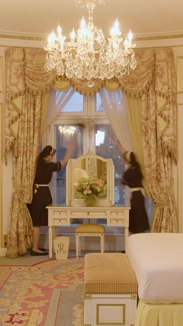 The Ritz London on Instagram: "Our team of Housekeepers leave no pillow unplumped when they service our stunning suites from top to bottom. Working invinsibly without disturbing guests and following a meticulous set of standards, this team add The Ritz magic and ensure the hotel is a home-away-from-home. 🛏️✨ #LuxuryHotels #Suite #LondonHotels" The Ritz London, London Bedroom, Hotel Suite Luxury, The Ritz, London Hotels, House Room, Ritz Carlton, Hotel Suites, Grand Hotel