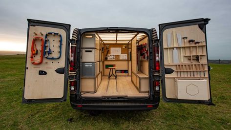 Nissan's concept van is a professional woodshop on wheels Nissan Vans, Van Organization, Van Racking, Mobile Workshop, Van Storage, Cad Cam, Cargo Van, Camper Conversion, Diy Solar