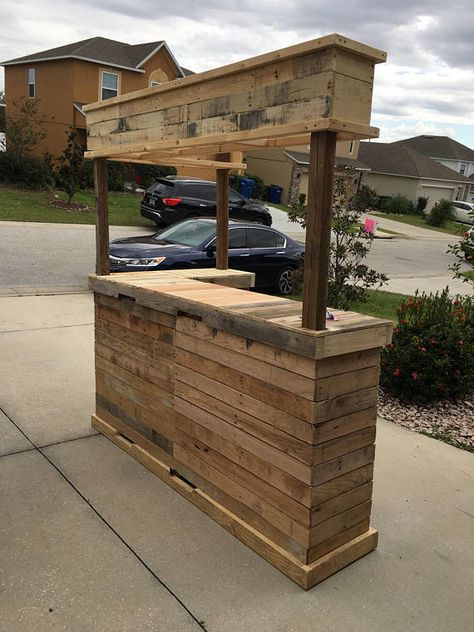 Palet Bar, Pallet Bars, Bar Pallet, Bar En Palette, Bar En Plein Air, Pallet Bar Diy, Diy Outdoor Bar, Outside Bars, Diy Home Bar