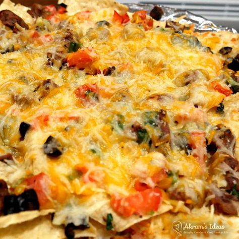 Restaurant Style Fajita Nachos Fajita Nachos Recipe, Nachos At Home, Fajita Nachos, Chili Cheese Nachos, Mexican Fast Food, How To Make Nachos, Nachos Supreme, Fast Food Places, Olive Relish