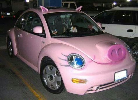 Awesome piggy Funny Looking Cars, Volkswagen Bug, Funny Commercials, Vw Vintage, Vw Porsche, Weird Cars, Pink Car, Cute Pigs, Vw Bug