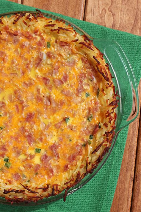 Hash Brown Quiche, Hashbrown Quiche, Emily Bites, Ham And Cheese Quiche, Smart Points Recipes, Hashbrown Casserole, Shredded Potatoes, Mini Quiches, Weight Watchers Breakfast