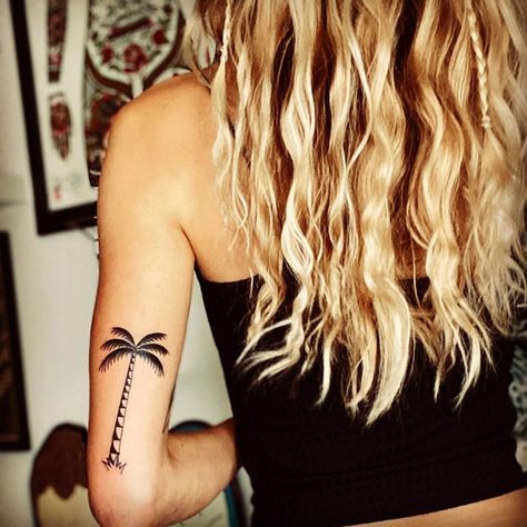 115 Palm Tree Tattoo Ideas that will add an Elegant Touch - Wild Tattoo Art Palm Tree Tattoo Ideas, Tattoo Inner Arm, Tattoo With Names, Tree Tattoo Art, Tree Tattoo Ideas, Scene Tattoo, Small Palm Trees, Palm Tattoos, Wild Tattoo