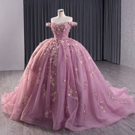 Norah (@wedding_evening_loveseason) • Instagram photos and videos Champagne Quinceanera Dresses, Sweetheart Corset, White Quinceanera Dresses, Flower Prom Dress, Purple Quinceanera Dresses, Black Quinceanera Dresses, Quinceanera Dresses Gold, Pink Ball Gown, Quinceanera Dresses Pink