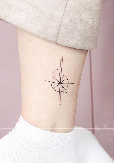 Mandala Compass Tattoo, Compas Tattoo, Traditional Compass Tattoo, Back Of Ankle Tattoo, Watercolor Compass Tattoo, Simple Tattoo With Meaning, Geometric Compass Tattoo, Viking Compass Tattoo, Nautical Compass Tattoo