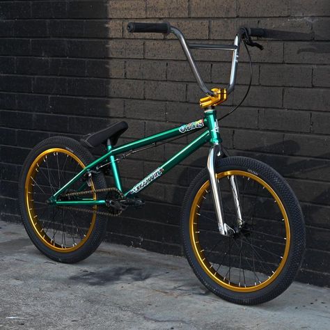 Custom Bmx Paint Job, Green Bmx Bike, Bmx Bikes Custom Paint, Gold Bmx Bike, Mongoose Bmx, Green Bicycle, Dirt Jumper, Bmx Shop, Green Bike