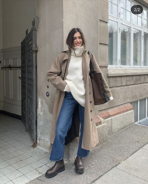 Wide Leg Jeans Winter, Wide Leg Outfit, Wide Leg Jeans Outfit, Jeans Outfit Winter, Turtleneck Outfit, Europe Outfits, Looks Street Style, Formal Casual, Coat Outfits