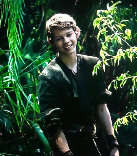 Peter Pan Wallpaper, Once Upon A Time Peter Pan, Peter Pan 3, Robbie Kay Peter Pan, Pan Ouat, Peter Pan Art, Peter Pan Ouat, Pan Photo, Robbie Kay