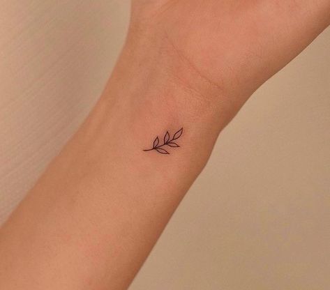 Delicate Tattoo Wrist, Small Side Wrist Tattoos, Tiny Leaf Tattoo, Minimal Christian Tattoo, Tattoos Abstract, Tattooed Models, Lovers Tattoo, Handwriting Tattoos, Tiny Flower Tattoos