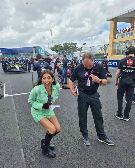 Lizzie Mackintosh, F1 Reporter, F1 Media, Journalist Aesthetic, Job Manifestation, Lissie Mackintosh, F1 Fashion, F1 Paddock, F1 Girl