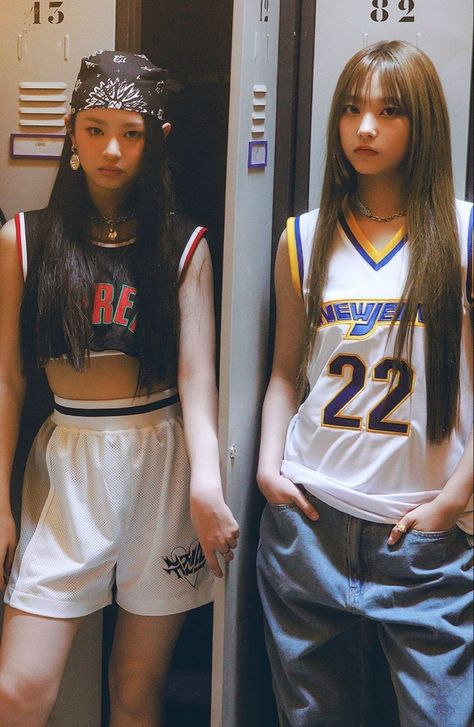 New Jeans Style, Basketball Clothes, 2000s Fashion, Stage Outfits, Mode Vintage, Kpop Outfits, Style Outfits, Pop Fashion, Ulzzang Girl