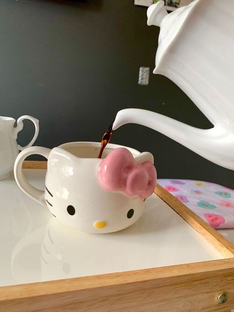 Hello Kitty Mug, Hello Kitty Aesthetic, Pretty Mugs, Hello Kitty Pink, Hello Kitty Items, Cute Cups, Cool Mugs, Cute Room Decor, Cute Mugs