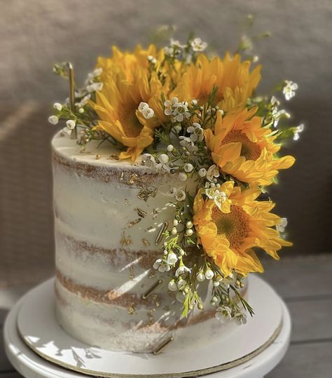 Wedding Cakes Sunflower, Bare Cake, Cake For Wedding, Sunflower Cake, 18th Cake, Small Wedding Cakes, Flowers Wallpapers, Cake Inspo, July Wedding