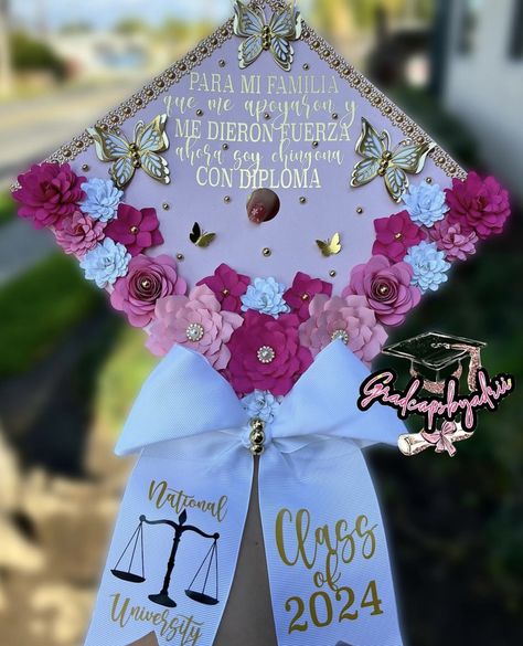 Kinder Graduation Cap Ideas, Graduation Cap Designs Black, Graduation Cap Designs Teacher, Graduation Cap Designs Nursing, Graduation Cap Designs Disney, Graduation Cap Designs Mexican, Mexican Graduation Cap, Graduation Cap Decoration Nursing, Graduation Cap Designs College