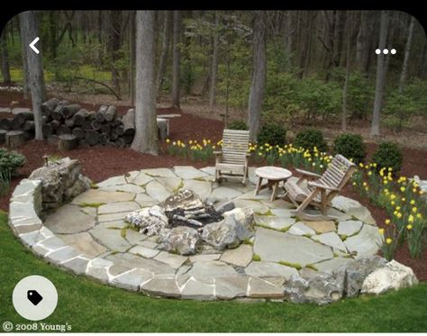 Fire Pit Gallery, Outside Fire Pits, Backyard Fire Pit, Fire Pit Materials, Stone Fire Pit, Flagstone Patio, Concrete Fire Pits, Fire Pit Area, Fire Pit Designs