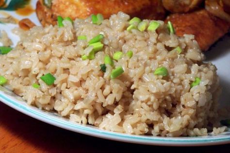 I tried this recipe a few years ago and remember that I really liked it. I'm not so good at rice...it tends to stick to the pot...but this one was easy and tasty. Brown Rice Cooking, Brown Rice Recipes, Rice Side Dishes, Veggie Sides, Rice Dishes, Yummy Sides, Brown Rice, Rice Recipes, Chicken Broth