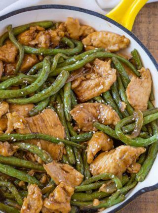 Healthier Weight Watchers Friendly Chicken and Green Bean Stir Fry Chicken And Green Bean, Green Bean Stir Fry, Greek Chicken Skewers, Bean Stir Fry, Chicken And Green Beans, One Pan Recipe, Ginger Green Beans, Pan Recipe, Shrimp And Broccoli