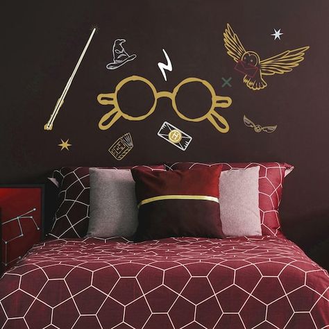 Harry Potter Camera, Harry Potter Wall Mural, Harry Potter Kids Room, Harry Potter Wall Decals, Harry Potter Themed Bedroom, Harry Potter Themed Room, Room Mates, Stile Harry Potter, Harry Potter Nursery