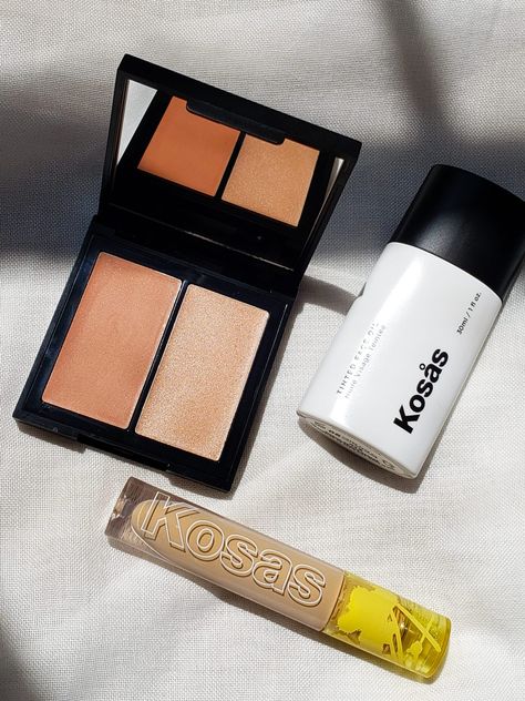 Kosas Makeup Aesthetic, Kosas Makeup, Kosas Cosmetics, Cosmetics Aesthetic, Stippling Brush, Best Sunscreens, Makeup Aesthetic, Olive Skin, Blush Highlighter