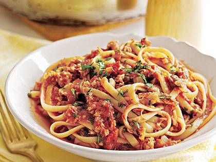 Linguine with Red Clam Sauce Red Clam Sauce Recipe, Red Clam Sauce, Clam Sauce Recipe, Linguine And Clams, Seafood Linguine, Linguine Recipes, Clam Sauce, Seafood Pasta Recipes, Red Sauce