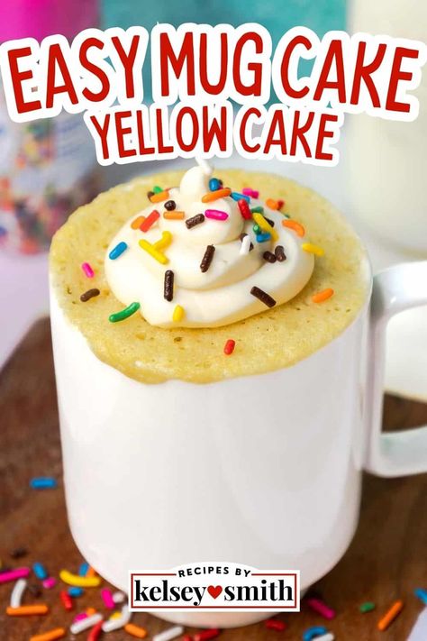 Yellow Mug Cake, Easy Homemade Noodles, Mug Cupcake, Microwave Mug Cake, Microwave Mug Recipes, Single Serve Cake, Microwave Dessert, Easy Mug Cake, Vanilla Mug Cakes