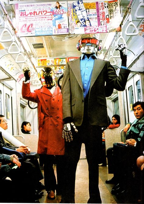 Daft Punk Fandom🤖🤖 on Twitter: "Daft Punk taking the subway in Japan (December 2000)… " Punk Bands Posters, 2000s Pop Culture, Punk Concert, Thomas Bangalter, 2000s Pop, Train Posters, Anime Music Videos, Punk Pins, Retro Robot