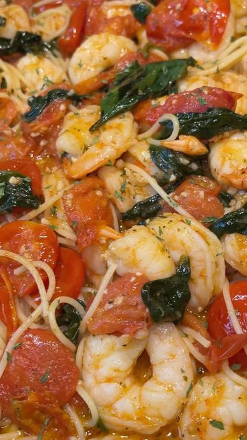 Pasta With Cherry Tomatoes, Pasta With Tomato Sauce, Shrimp Pasta Dishes, Cherry Tomato Pasta, Main Course Dishes, Hearts Of Palm, Shrimp Seasoning, Black Olives, Video Recipes