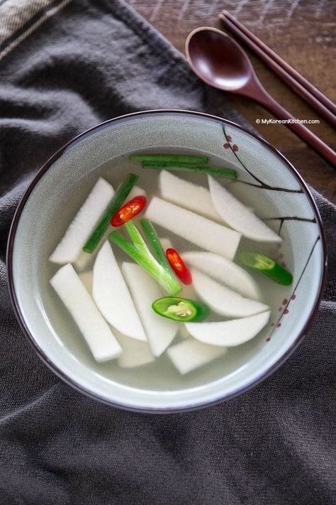 Water Kimchi, Street Food Design, Korean Dessert, Korean Kitchen, Homebrew Recipes, Kimchi Recipe, Asian Street Food, Asian Kitchen, Korean Dishes