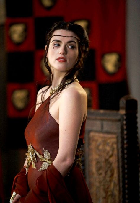 Katie McGrath as Morgana in Merlin - COSPLAY IS BAEEE!!! Tap the pin now to grab yourself some BAE Cosplay leggings and shirts! From super hero fitness leggings, super hero fitness shirts, and so much more that wil make you say YASSS!!! Merlin Season 1, Romola Garai, Morgana Le Fay, Odette Annable, Merlin Morgana, Willa Holland, Lizzie Hearts, Lena Luthor, Fantasy Dresses