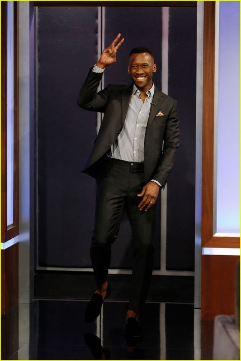 mahershala ali jimmy kimmel live 01 Mahershala Ali Style, Mahershala Ali, Kobe Bryant Pictures, Jimmy Kimmel Live, Jimmy Kimmel, Tv Movies, Just Jared, Kobe Bryant, Late Night