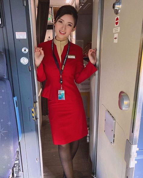 Women In Uniforms, Air Stewardess, Airline Uniforms, Flight Attendant Fashion, Flight Attendant Uniform, Wedding Socks, Wonder Woman Costume, Flight Attendants, Icarly