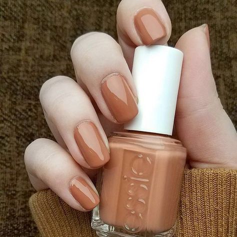 @essie on Instagram: “caramel-spiced and everything nice! meet #suitandtied from the new #essiewinter2017 collection. you'll want to snag this caramel nude shade…” Caramel Nails, Brown Nail Polish, Brown Nail, Perfect Beauty, Art Design Ideas, Nail Candy, White Nail Polish, Nail Fashion, Spring Nail Art