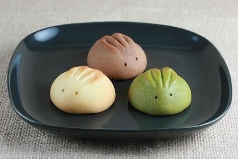 If You Can’t Get Enough Mochi, You Need to Try Manjū Japanese Bakery, Japanese Pastries, Japanese Cake, Sweet Dough, Japanese Recipes, Japanese Sweet, Japanese Dessert, Steamed Buns, Asian Desserts