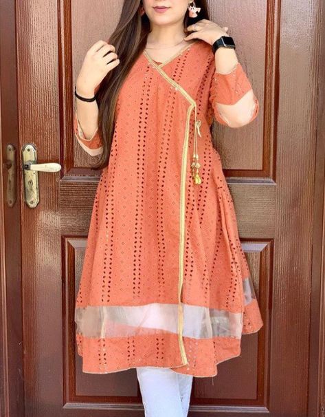 Trendy frock design Pakistani Frock Design Casual, Short Frock Design 2023, Frock Style Kurti Design, Frock Design Short, Uswa Zia, Pakistani Frock Design, Short Frock Dresses, Summer Frock Designs, Frock Designs For Women